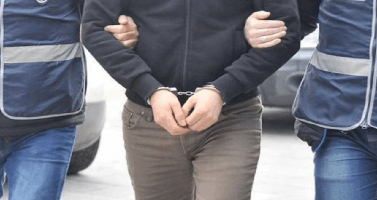 10 yıl hapisle aranan firari Adana'da yakalandı - En Son Haber: Gelişmeler Takip Ediliyor