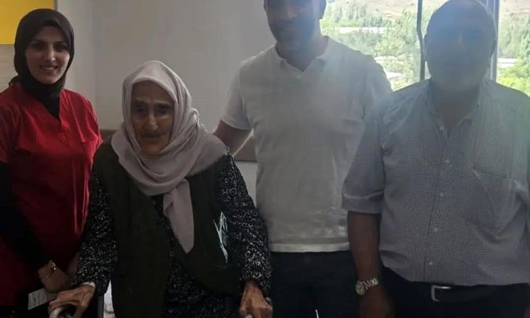 100-year-old patient walked again after hip fracture surgery - Last Minute