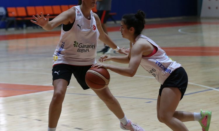 Sıcak Gündem: 16 Yaş Altı Kız Basketbol Milli Takımı'nın Çanakkale kampı sona erdi - Son Dakika: Gelişmeler Ta
