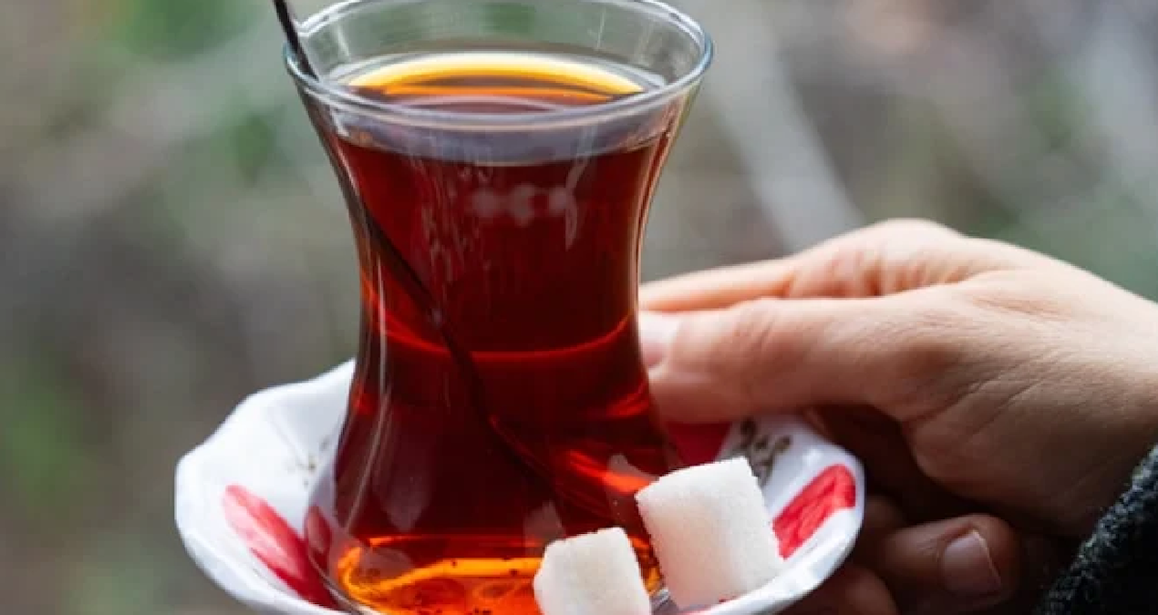 Bu 3 il resmen çayı su içer gibi tüketiyor: Bardaklar hiç boş kalmıyor - En Son Haber
