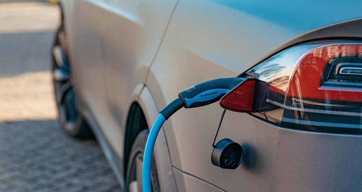 Gündemden Son Bilgiler: '3 saat' kuralını yerla bir ettiler: Uzun yol için en ideal 5 elektrikli otomobil mode