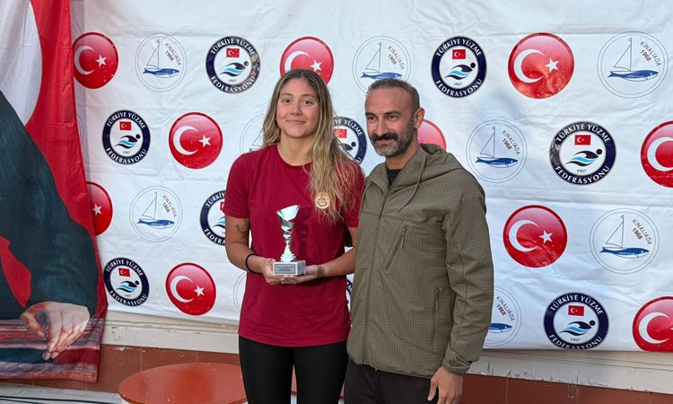 Gündemden Son Bilgiler: 39’uncu Uluslararası Prens Adaları Yüzme Şampiyonası ENKA’nın şampiyonluğu ile sona er