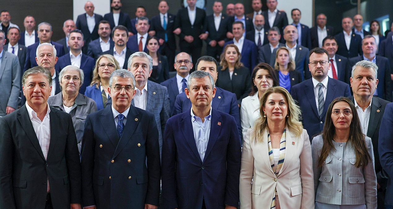 Ayrıntılar Netleşti: 40 günde kurultay şartı - Haberleri ve Merak Edilenler