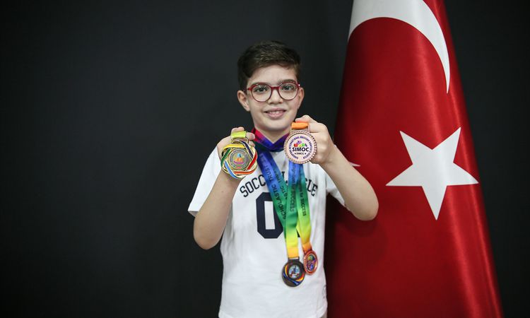9 Yaşındaki Ömer Asaf'tan Singapur'da Çifte Bronz Madalya - Haberleri - Son Dakika Bilgileri