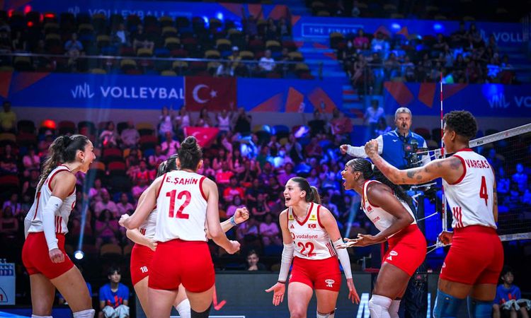 Kritik Açıklama: A Milli Kadın Voleybol Takımı, Milletler Ligi'nde yarı finale artış grafiği çizdi - Son Dakik