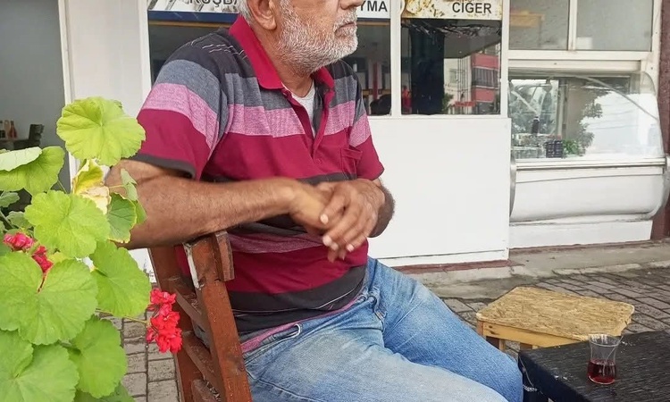 Adana Ceyhan'da bir kişi evinin terasında asılı halde bulundu
