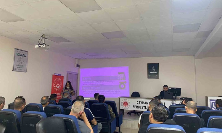 Adana'da denetimli serbestlik yükümlülerine 'Kendini Bilmek' eğitimi verildi: Gelişmeler Takip Ediliyor