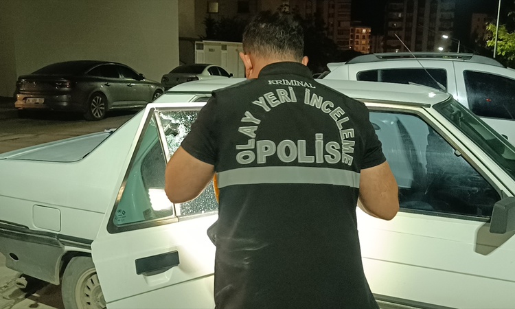 Adana Kozan'da motosikletli 2 kişinin ateş açtığı iş yerinde 2 kişi yaralandı: Gelişmeler Takip Ediliyor