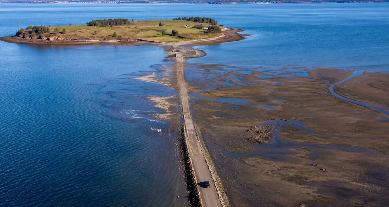 The road to this island disappears twice a day - Latest News