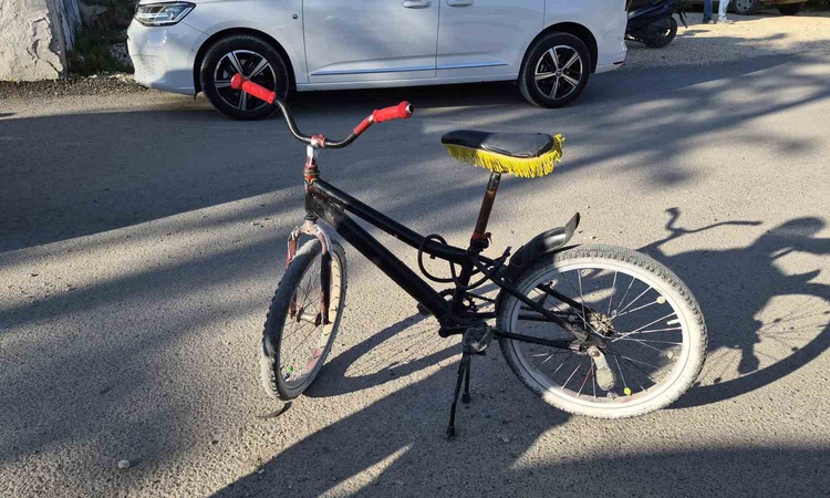 Adıyaman'da bisikletin otomobile çarptığı kazada yaralı 1 kişi hastaneye kaldırıldı: Gelişmeler Takip Ediliyor