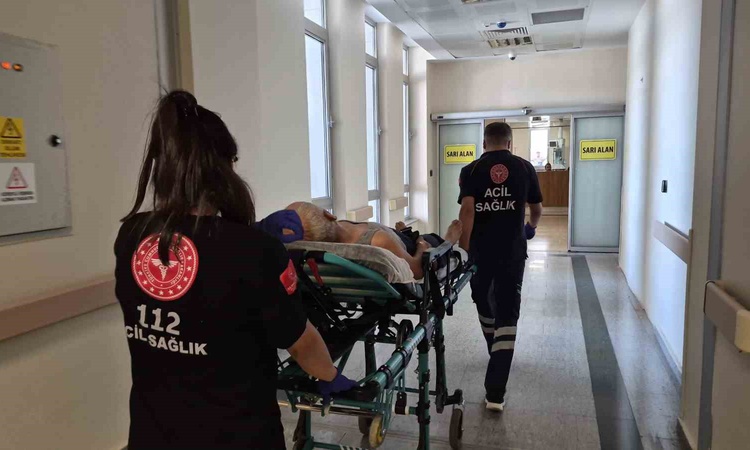 Adıyaman'da iddiaya göre çadır çeken kişi 1. kattan düşerek yaralandı ve Merak Edilenler