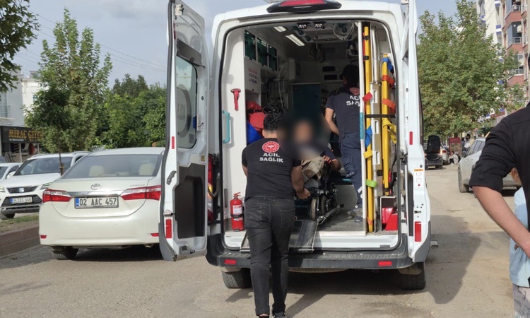 Adıyaman'da tarım aletleriyle saldırıya uğrayan şahıs hastaneye kaldırıldı - Son Dakika Bilgileri