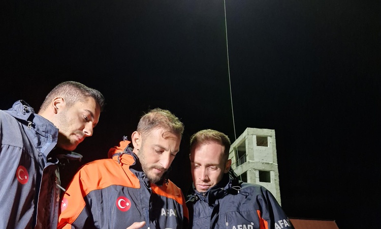 AFAD, gece arama-kurtarma için 20 birliğe aydınlatma dronu aldı