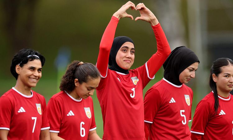Gündemden Son Bilgiler: Afgan Kadın Futbol Takımı Sürgünde Tarihi Dönüş Yaptı - Son Dakika Haberleri | İşte Tü