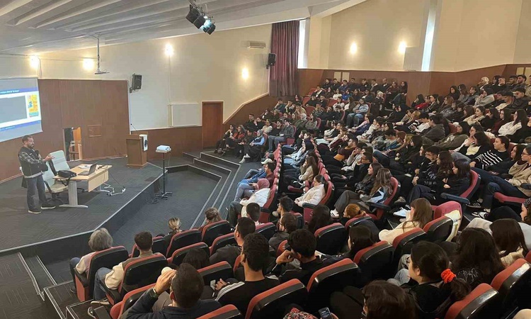 Afyon Kocatepe Üniversitesi'nde öğrencilere Narko Gençlik Eğitimi verildi | İşte Tüm Ayrıntılar