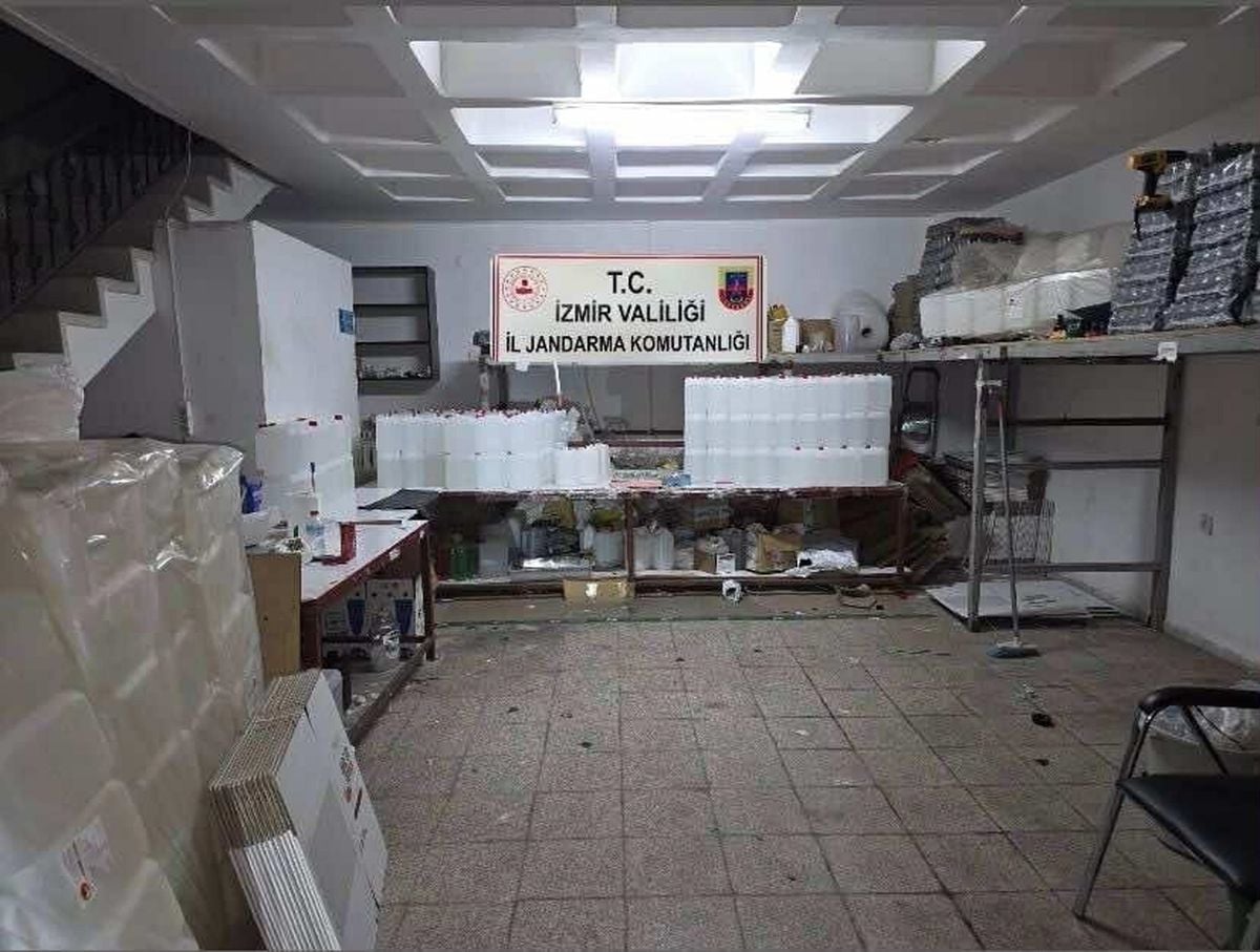 İzmir: 2.5 Million TL Illegal Alcohol and Tobacco Operation in 15 Days.