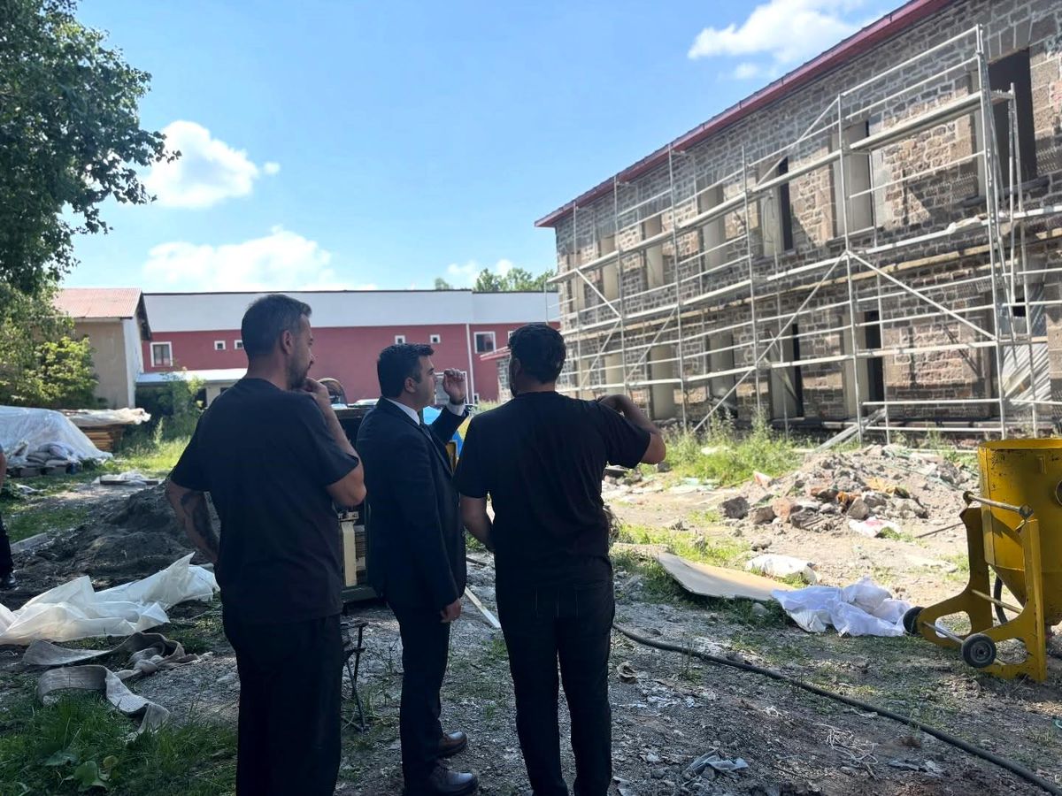 The restoration of the new Government Mansion in Susuz continues: District Governor Öztürk inspected the works on site (Details)
