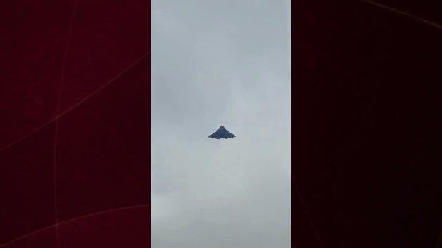 Hot Development: China's sixth generation fighter jet is on stage for the first time... (Details)