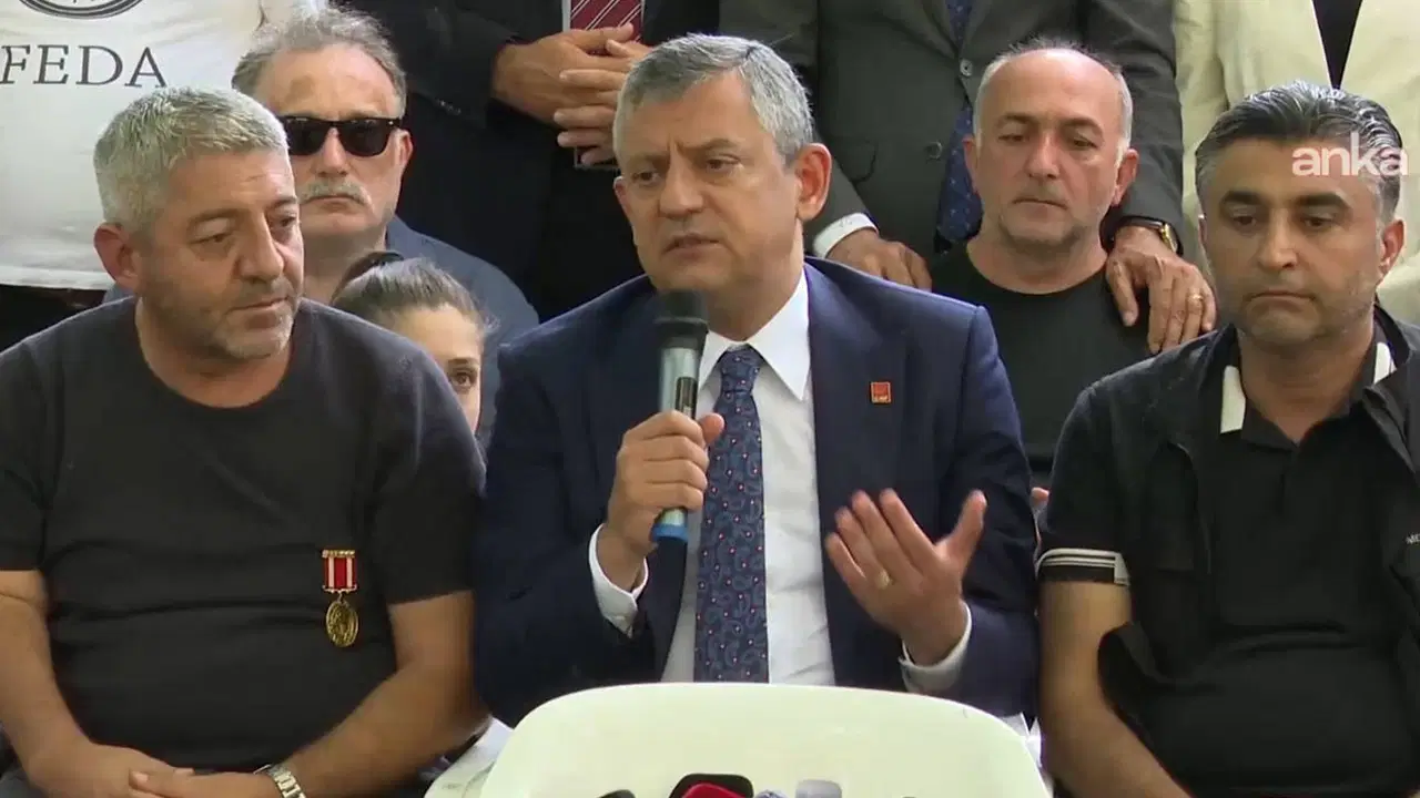 Latest Development: Özgür Özel supports the sit-in protest of martyrs' families and veterans (Details)