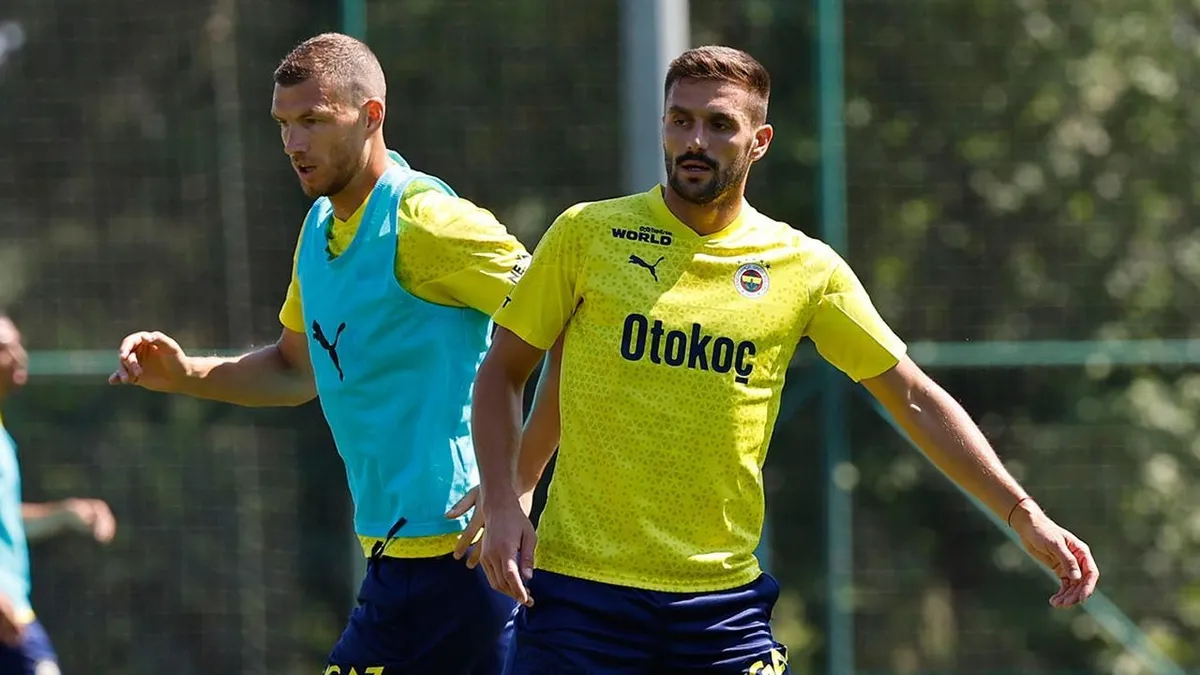 Sıcak Gündem: Fenerbahçe'ye veda eden Edin Dzeko İstanbul'dan ayrıldı: İşte Ayrıntılar