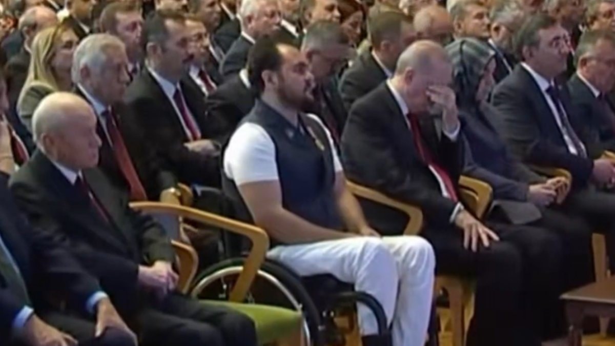 Hot Development: President Erdoğan experienced emotional moments at the July 15 Commemoration Ceremony in the Turkish Grand National Assembly: Here are the Details