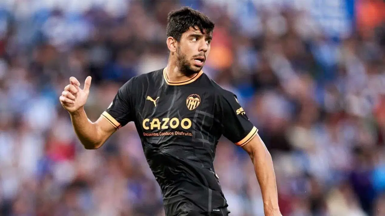Latest Development: Who is Cenk Özkacar? How old is Cenk Özkacar, where is he from? In which teams did Cenk Özkacar play?: Here are the Details