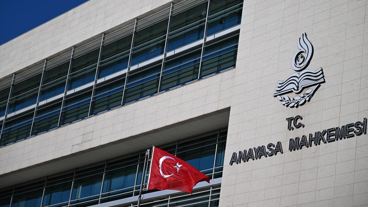 Analysis | Constitutional Court's decision to cancel notary public's holiday work