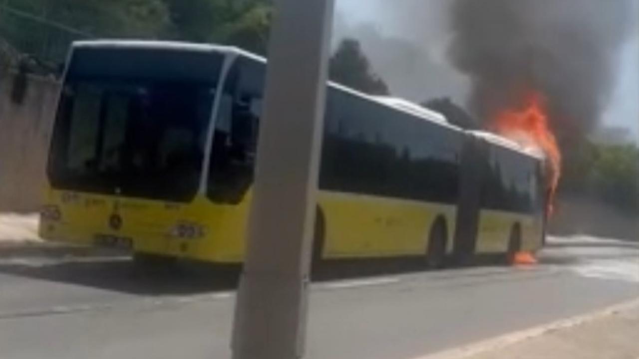 Frightening moments in Istanbul! The IETT bus that was traveling suddenly caught fire! (Detail)