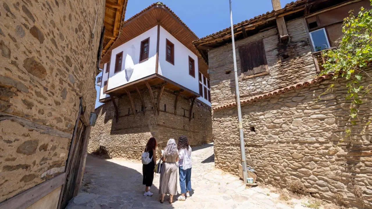 Latest Development: Protection shield for Izmir's historical heritage (Details)