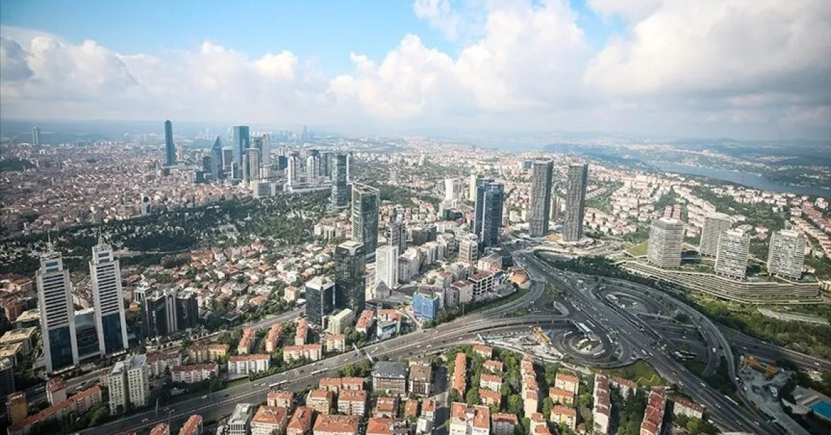 Housing Sales Hit Year's Peak: Details