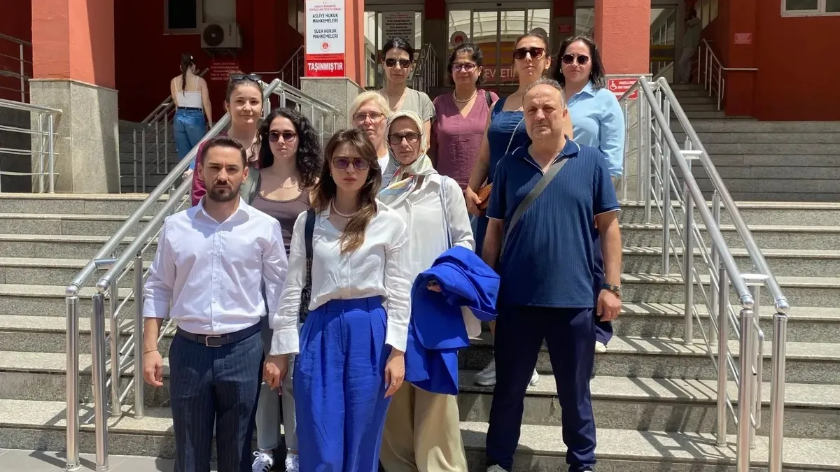 Son Gelişme: AVM'deki taciz skandalında pişkin savunma! 'Telefon kabinin önüne Gerileme Kaydetti': İşte Ayrınt