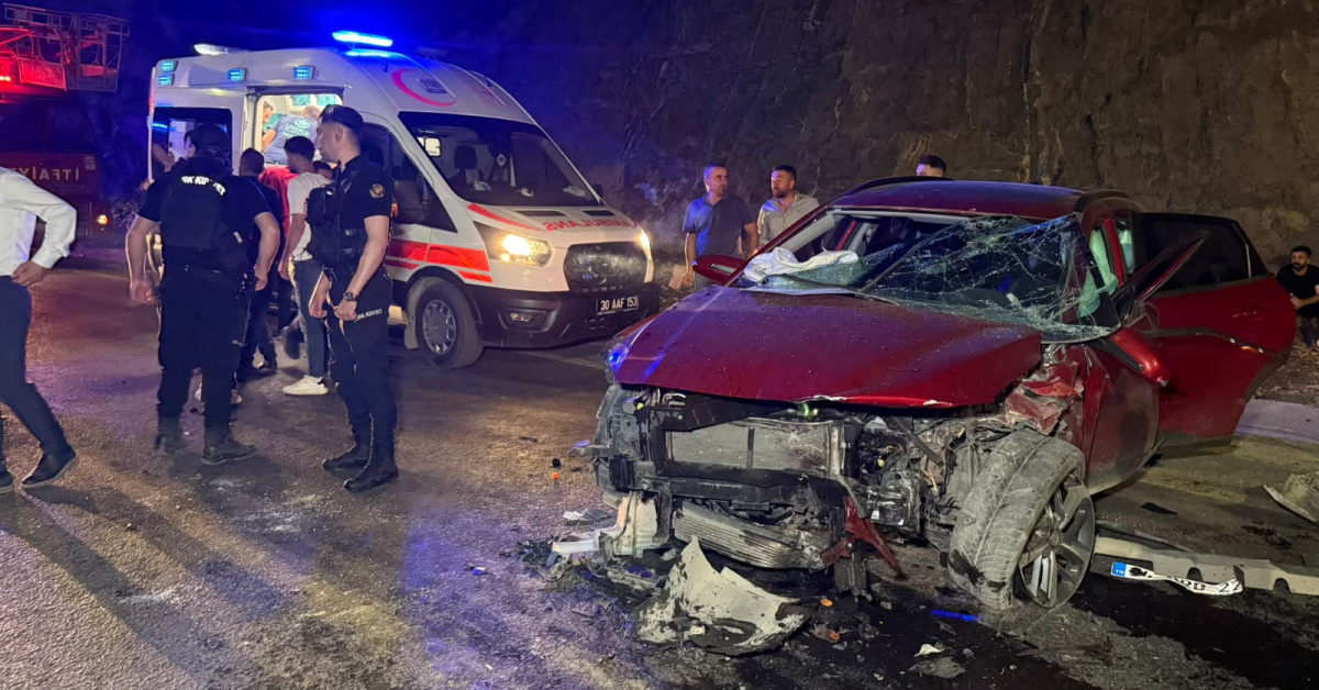 Gündemden Son Bilgiler: Hakkari'de kaza: 2'si ağır 7 yaralı: İşte Ayrıntılar | İşte Tüm Ayrıntılar