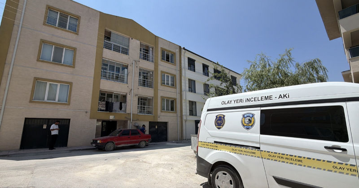 Küçük kız 3'üncü kattan düşerek öldü ve Son Gelişmeler: Gelişmeler Takip Ediliyor