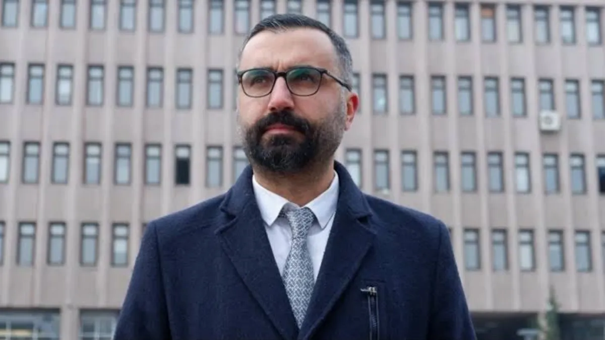 Sosyal medya paylaşımlarına soruşturma! Gazeteci Alican Uludağ Gözaltında - Son Dakika Bilgileri