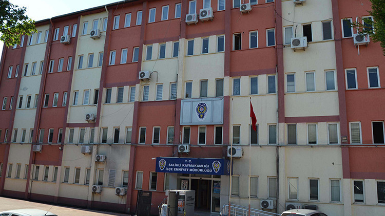 Son Gelişme: Son Gelişme: Koruma kararına öfkelenip eve geldi: Darbettiği eşini 5 bıçak darbesiyle öldürdü: İş