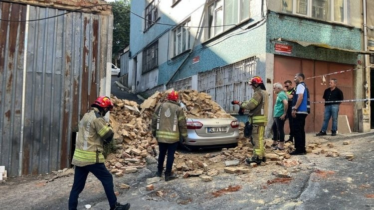 Gündemden Son Bilgiler: Beyoğlu’nda 2 katlı bina çöktü: İşte Ayrıntılar | İşte Tüm Ayrıntılar