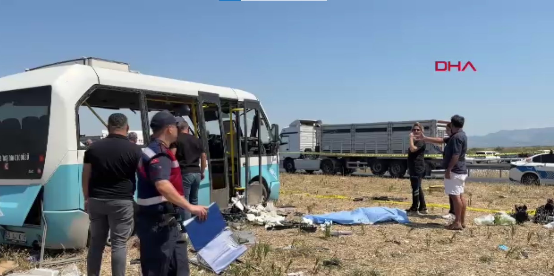 Sıcak Gündem: Manisa’da feci kaza! 1 kişi öldü 11 kişi yaralandı... Kazanın görüntüleri gözler önüne serildi (