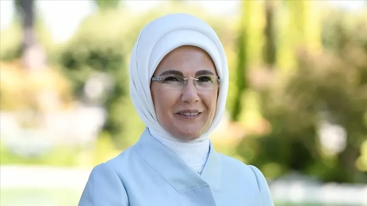 Kritik Açıklama: Son Gelişme: Emine Erdoğan'dan "Van Gölü Havzası" koruma çalışmaları için Sıfır Atık Vakfı'na
