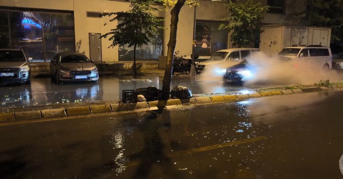 Kritik Açıklama: Son Gelişme: İstanbul'da etkili sağanak (Detaylar) - Son Dakika Bilgileri