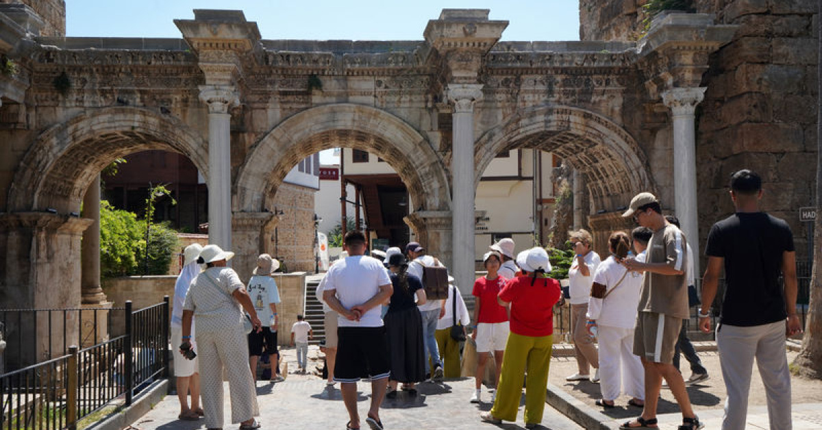 Ayrıntılar Netleşti: Antalya'da kaçak rehberlere denetim ve Son Gelişmeler - Son Dakika Bilgileri