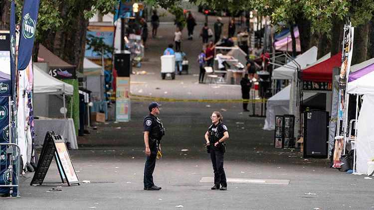 Kritik Açıklama: Son Gelişme: Seattle'da silahlı saldırgan yemek festivalini kana buladı ve Son Gelişmeler