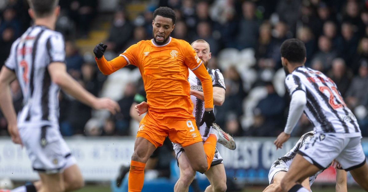 Kritik Açıklama: Forvette sürpriz düello!
