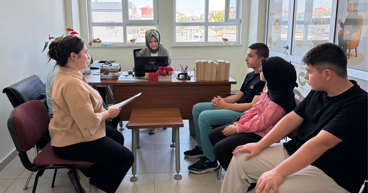 Gündemden Son Bilgiler: YKS adayları için 'Tercih Danışmanlığı Birimi' oluşturdu ve Son Gelişmeler - Son Dakik