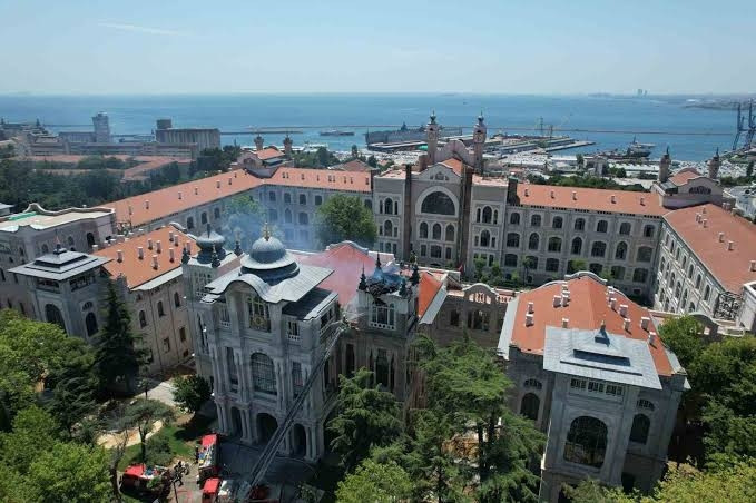 Son Gelişme: Analiz | MSB, SBÜ'de öğrenim görecek askeri öğrencilere sağlanan imkanları kamuoyuna ilan etti -