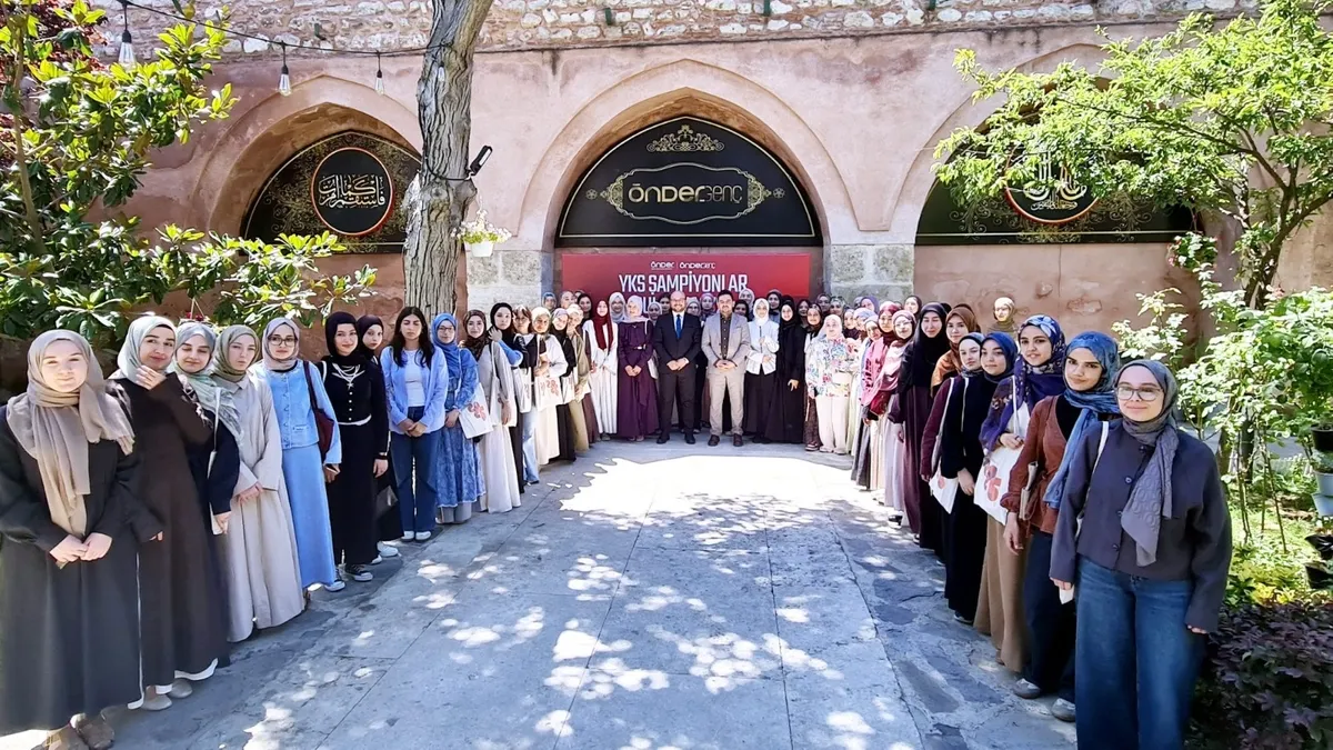 Gündemden Son Bilgiler: Analiz | YKS 2026 şampiyonu İmam Hatipliler, ÖNDER'de buluştu! Türkiye’nin çeşitli ill