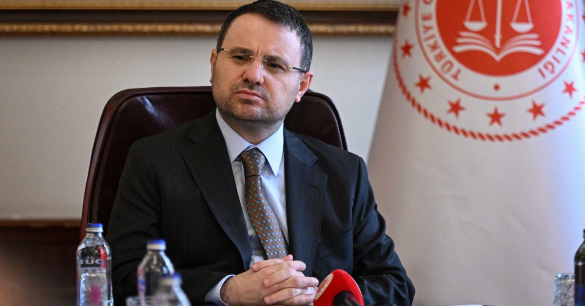 Kritik Açıklama: Son Gelişme: Bakan Gürlek kamuoyuna ilan etti: Orman yangınlarıyla ilgili 6 şüpheli hakkında