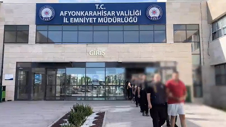 Kritik Açıklama: Analiz | 3 ilde yasa dışı bahis operasyonu: 1 milyar 250 milyon liralık işlem hacmine 8 tutuk
