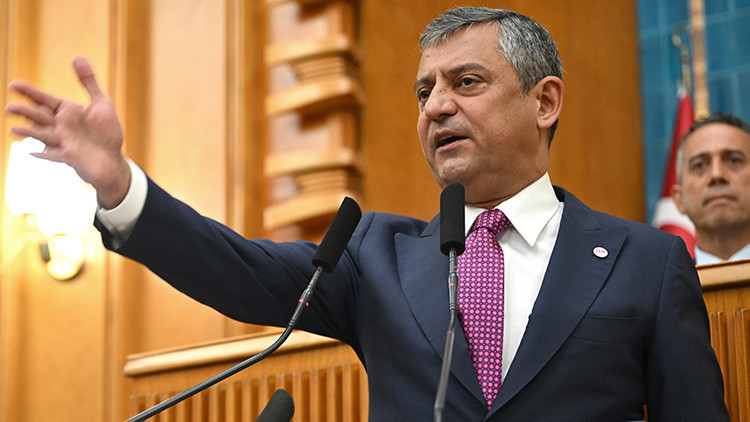 Özgür Özel, Yeni Parti TBMM Grup Toplantısı'nda konuştu: Gelişmeler Takip Ediliyor