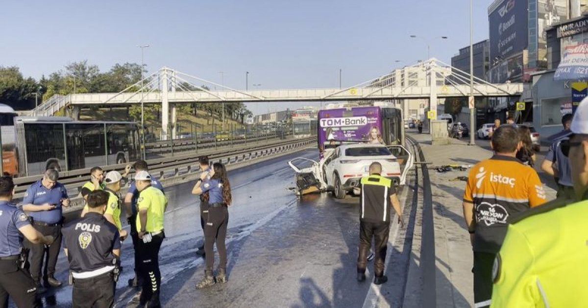 Gündemden Son Bilgiler: Son Gelişme: Küçükçekmece'de kaza! 3 kişi Yaşamını Yitirdi: İşte Ayrıntılar - Son Daki