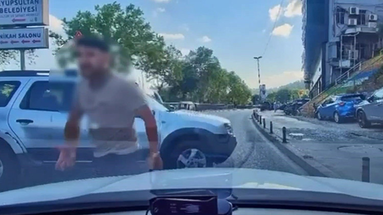 Ayrıntılar Netleşti: Son Gelişme: Trafik magandası tartıştığı sürücünün önünü kesti: Kafanı keserim: İşte Ayrı